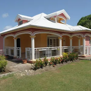 Yona Sainte-Anne (Grande-Terre)